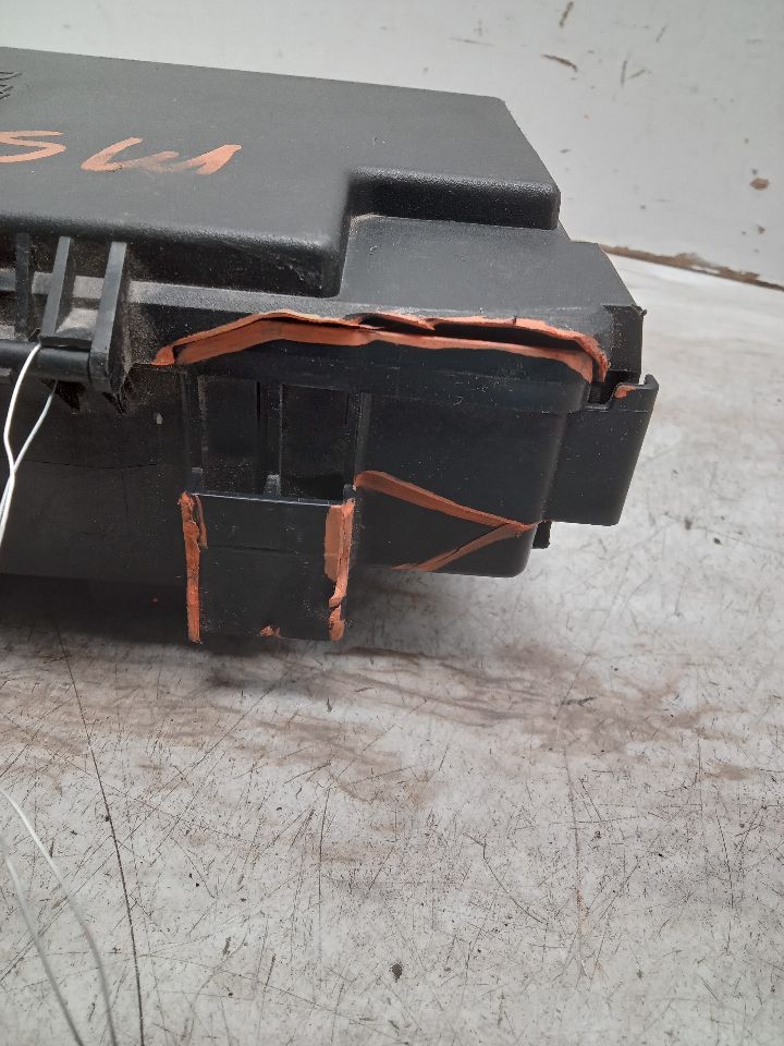 2016 DODGE 1500 PICKUP 8cyl Gasoline 5.7 HEMI Fuse Box, Engine - 328651 — photo 2
