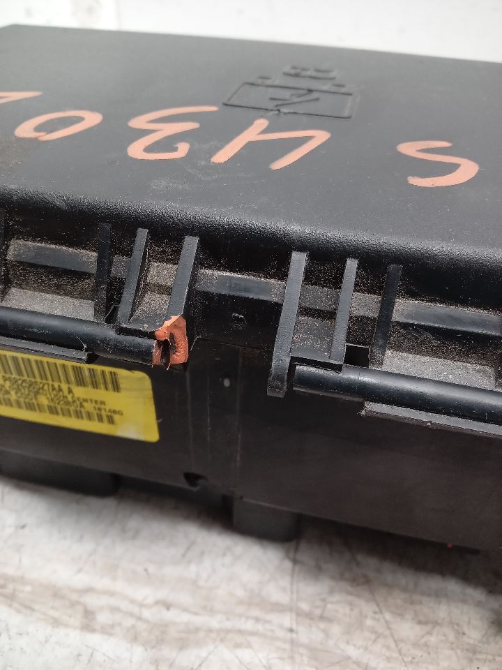 2016 DODGE 1500 PICKUP 8cyl Gasoline 5.7 HEMI Fuse Box, Engine - 328651 — photo 4