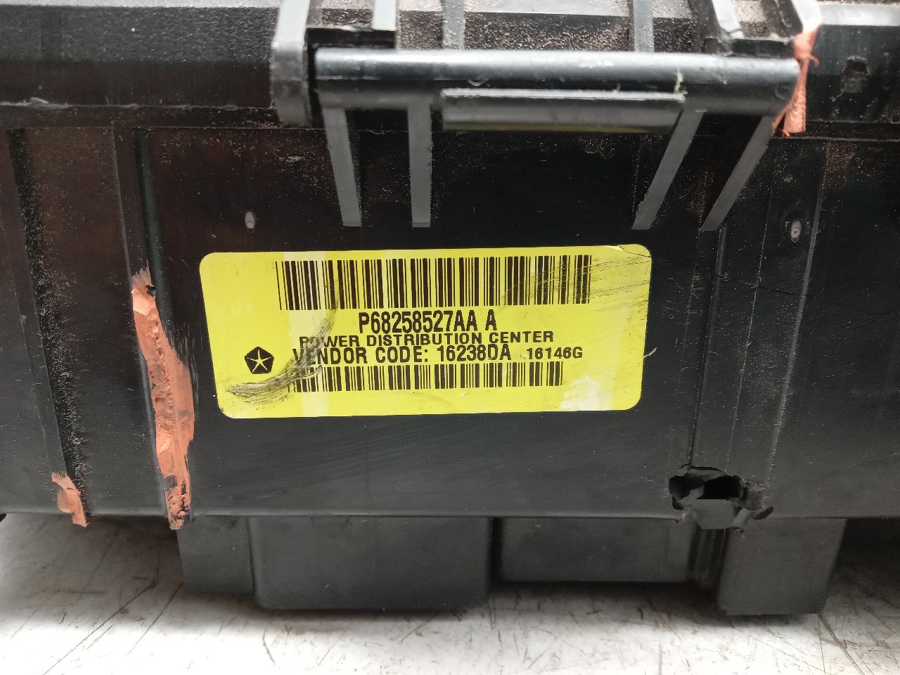 2016 DODGE 1500 PICKUP 8cyl Gasoline 5.7 HEMI Fuse Box, Engine - 328651 — photo 5