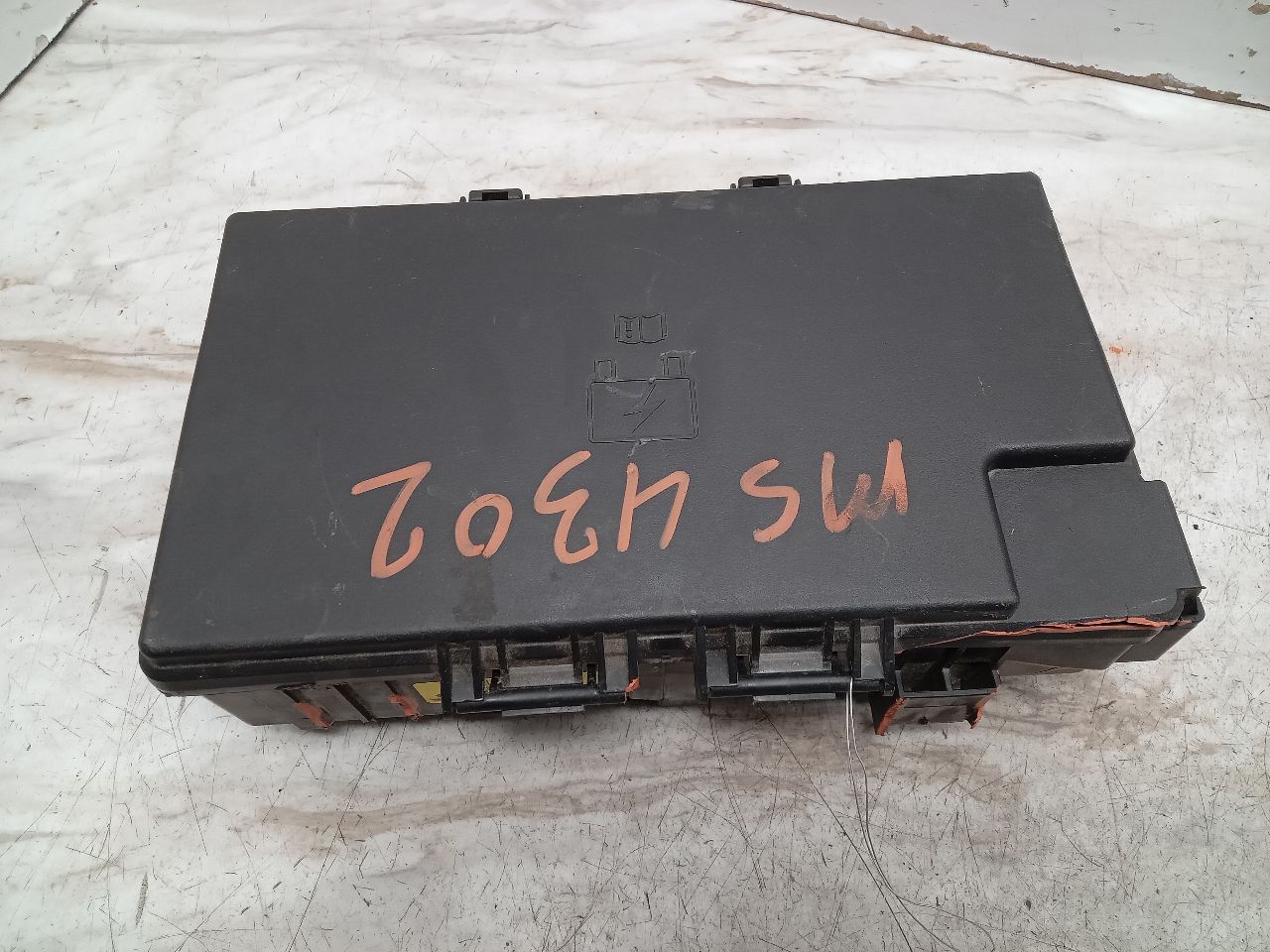 2016 DODGE 1500 PICKUP 8cyl Gasoline 5.7 HEMI Fuse Box, Engine - 328651 — photo 6