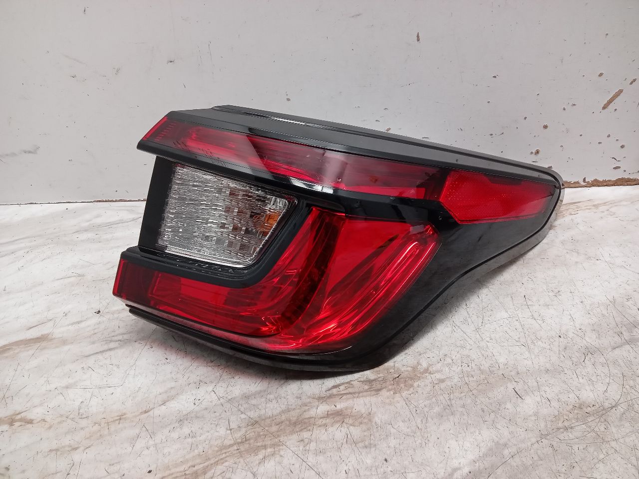 2024 SUBARU IMPREZA TAIL LAMP - 328657 — photo 1