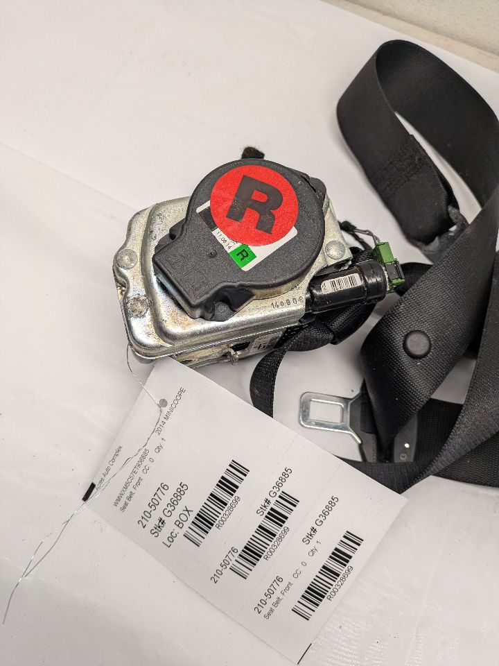 2014 MINI COOPER COOPER 3cyl gasoline turbo 1.5 Seat Belt, Front - 328699 — photo 1