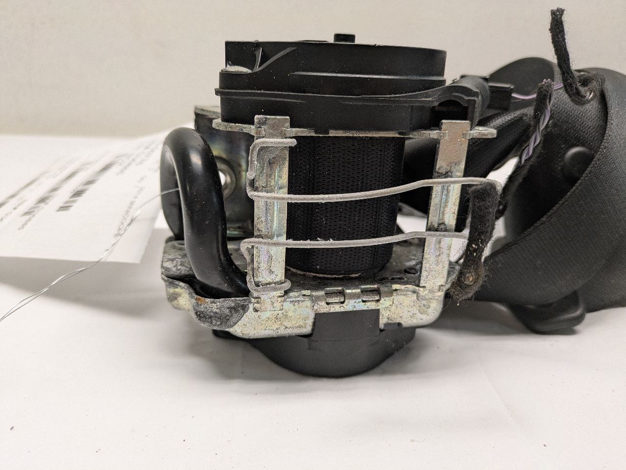 2014 MINI COOPER COOPER 3cyl gasoline turbo 1.5 Seat Belt, Front - 328699 — photo 4