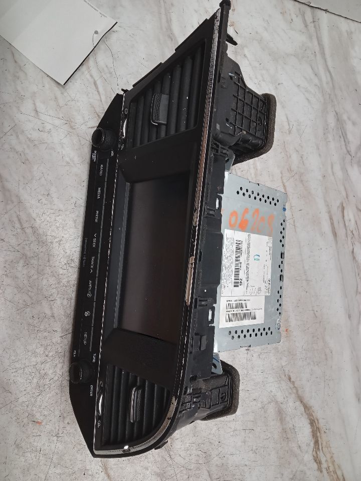 2017 HYUNDAI ELANTRA 4cyl Gasoline 2.0 Radio Audio - 328708 — photo 2