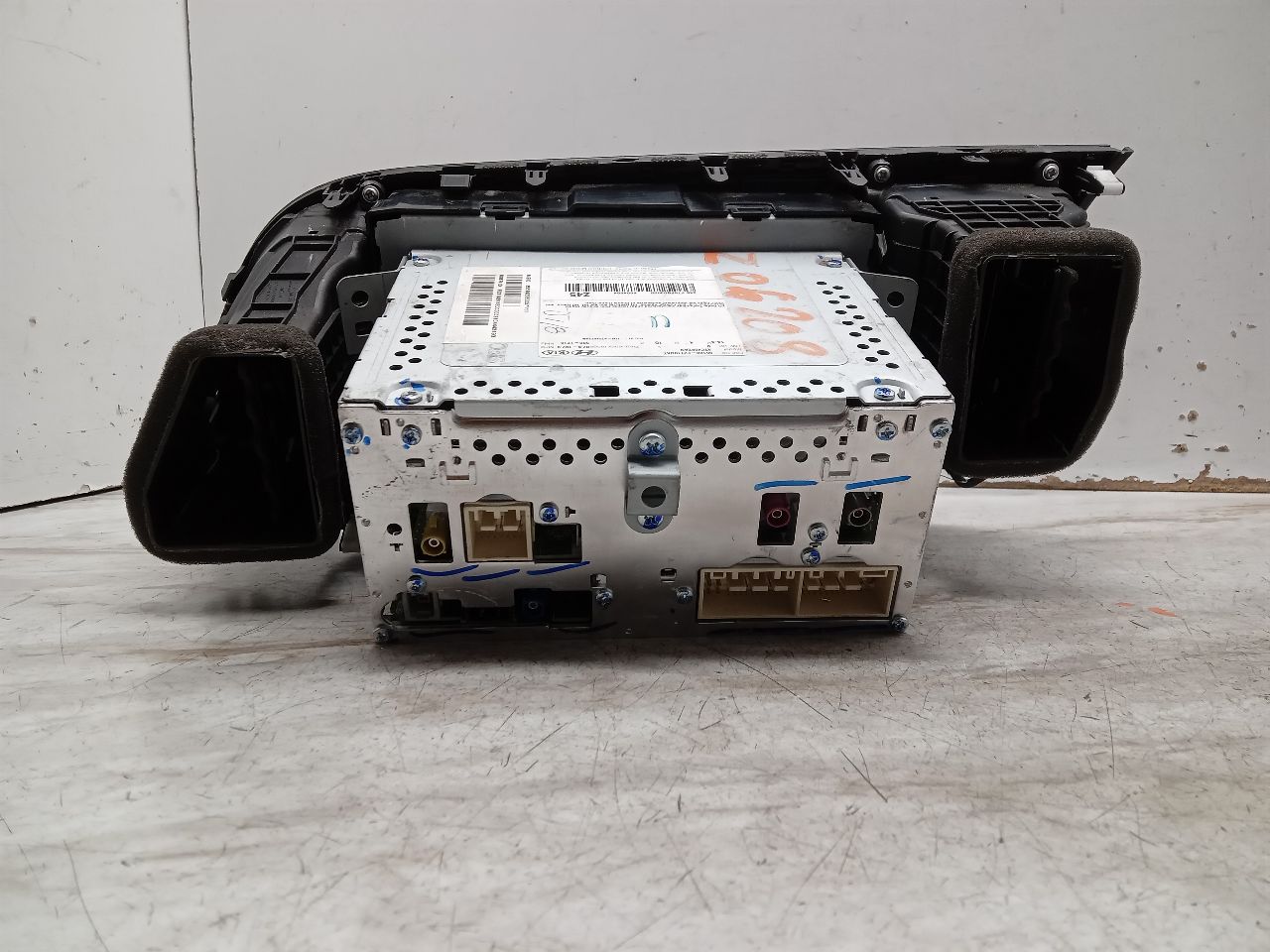 2017 HYUNDAI ELANTRA 4cyl Gasoline 2.0 Radio Audio - 328708 — photo 6