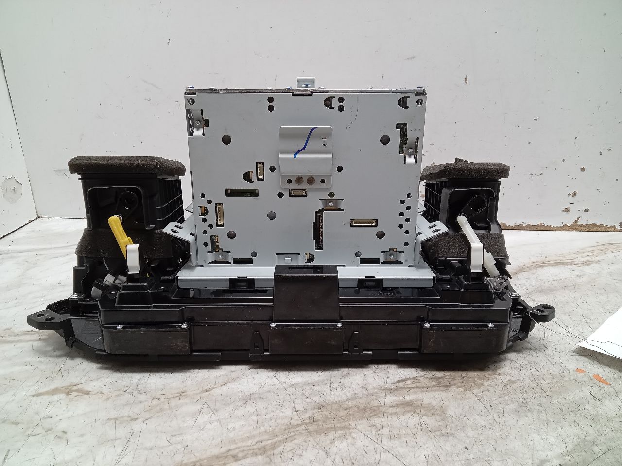 2017 HYUNDAI ELANTRA 4cyl Gasoline 2.0 Radio Audio - 328708 — photo 8