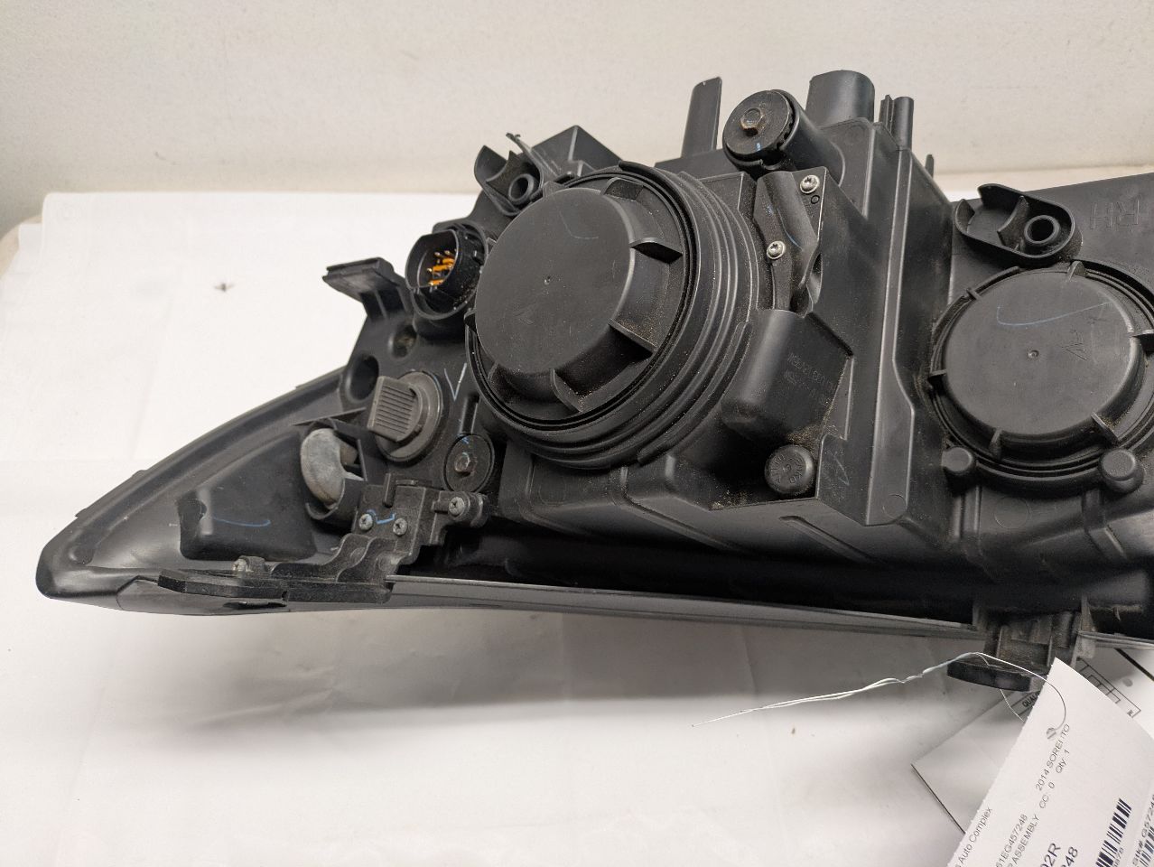 2014 KIA SORENTO 4cyl Gasoline 2.4 Right HEADLAMP ASSEMBLY - 328878 — photo 6