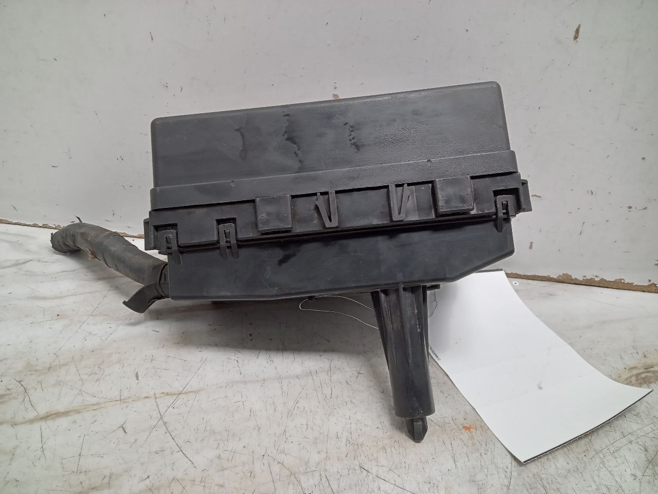 2014 NISSAN NV 2500 8cyl Gasoline 5.6 Fuse Box, Engine - 328880 — photo 3