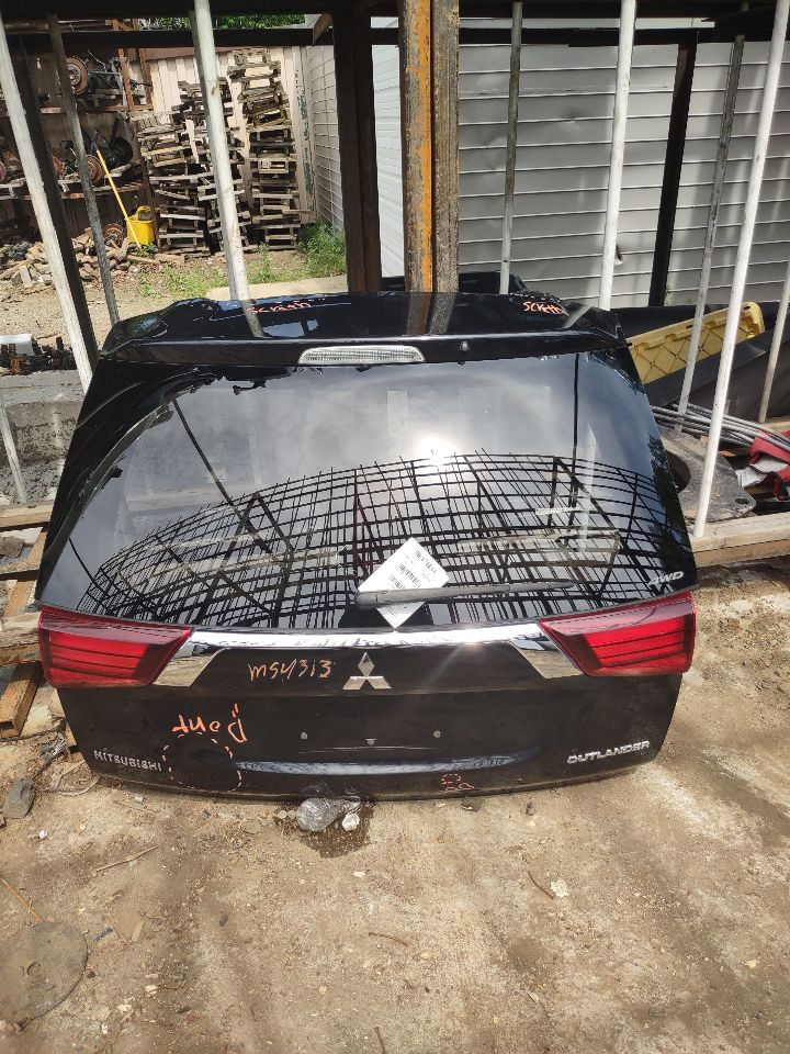 2017 MITSUBISHI OUTLANDER 4cyl Gasoline 2.4 Decklid  Tailgate - 328959 — photo 4