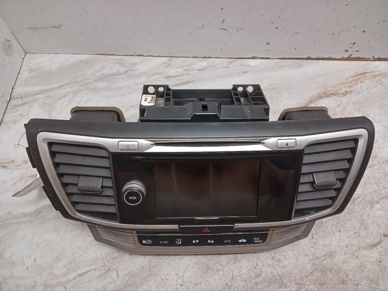 2013 HONDA ACCORD 6cyl Gasoline 3.5 Radio Audio - 329129 — photo 2