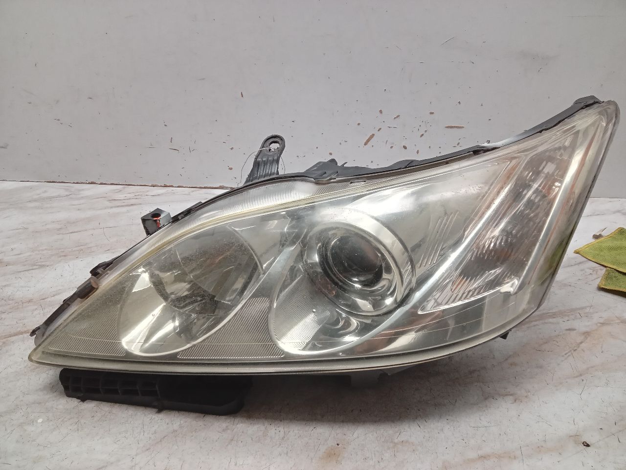2007 LEXUS LS460 Left HEADLAMP ASSEMBLY - 329221