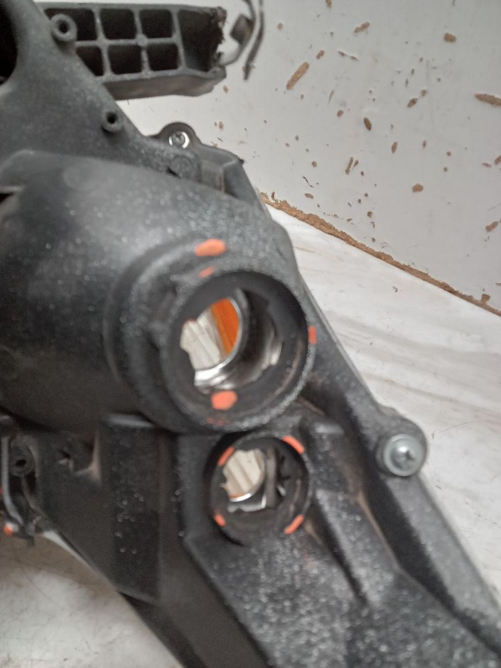 2007 LEXUS LS460 Left HEADLAMP ASSEMBLY - 329221 — photo 4