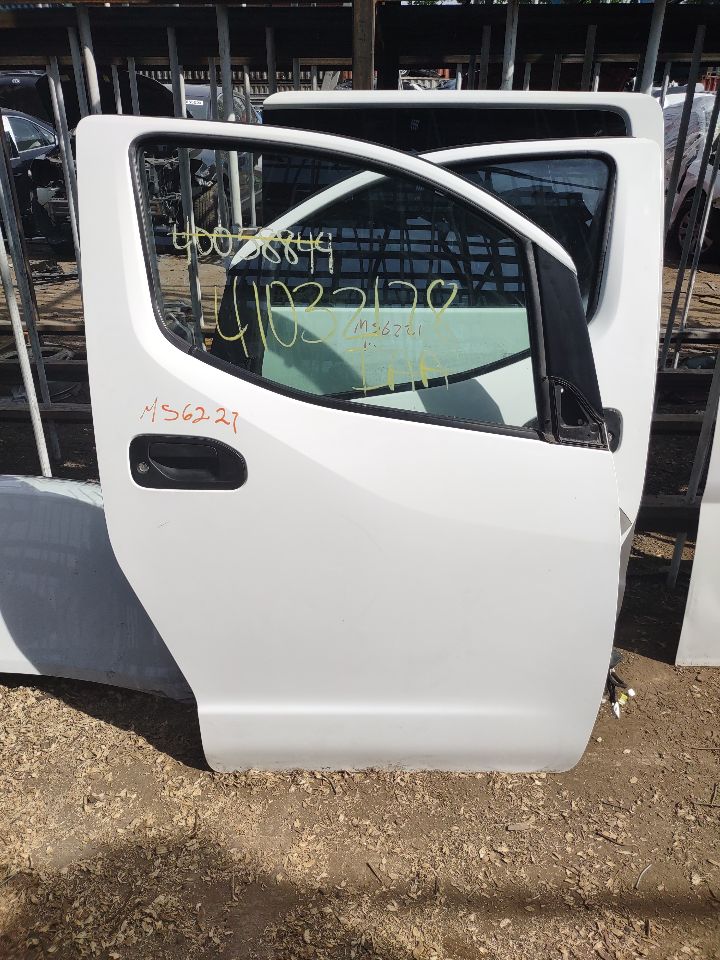 2021 NISSAN NV200 2.0L 4cyl Gasoline Right DOOR ASSEMBLY, FR - 329730