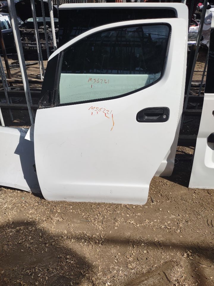 2021 NISSAN NV200 2.0L 4cyl Gasoline Left DOOR ASSEMBLY, FR - 329731