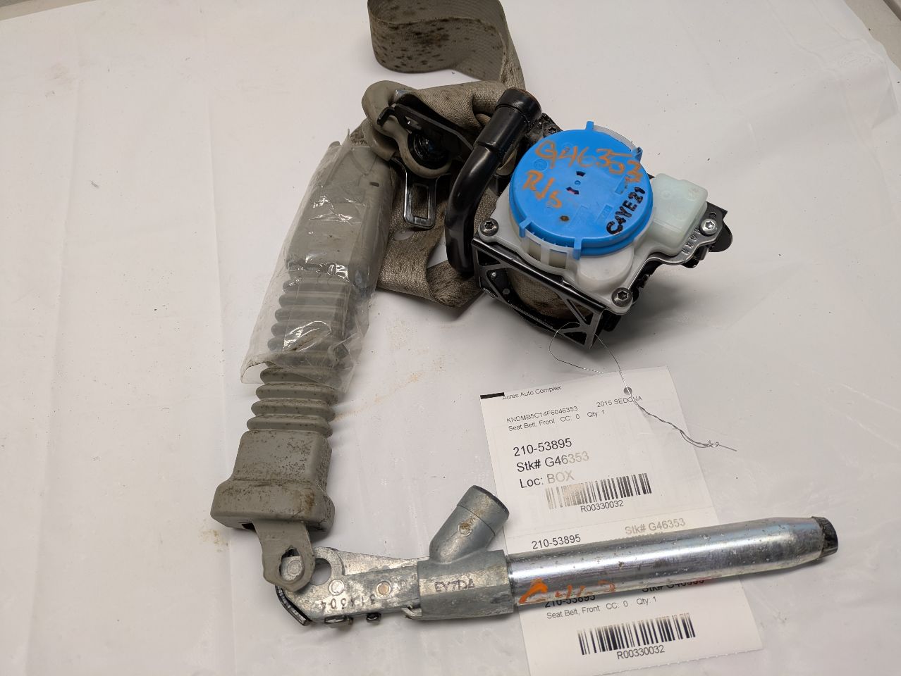 2015 KIA SEDONA 6cyl Gasoline 3.3 Seat Belt, Front - 330032