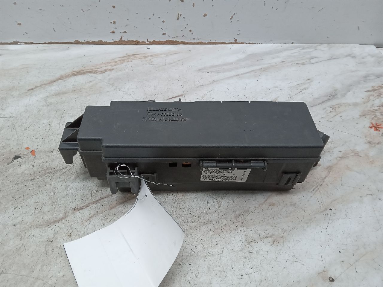 2006 JEEP LIBERTY Fuse Box, Engine - 330068 — photo 1