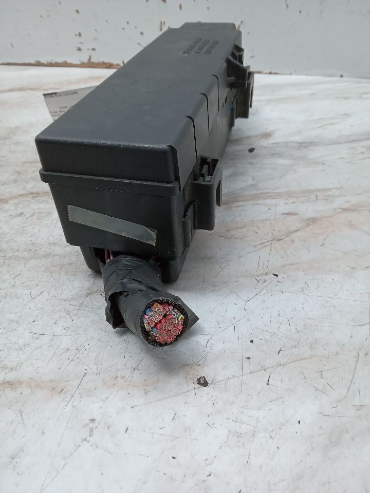 2006 JEEP LIBERTY Fuse Box, Engine - 330068 — photo 5