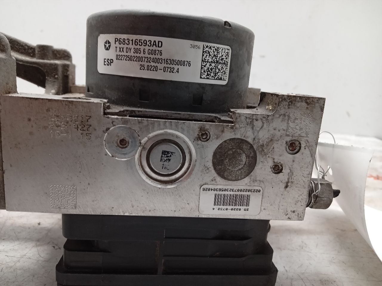 2017 CHRYSLER 300 3.6L 6cyl VVT Anti-lock Brake Pts - 330073 — photo 4