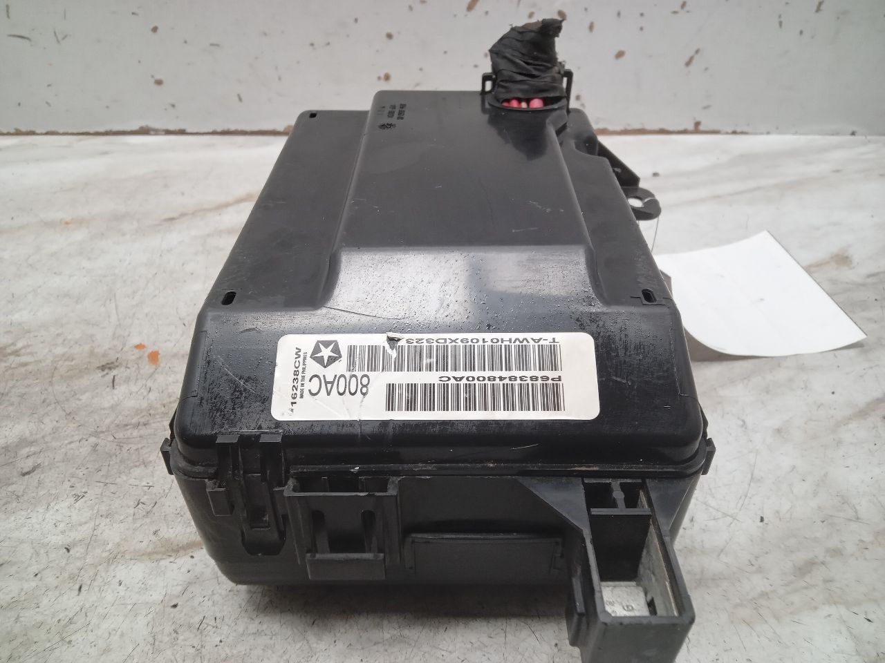 2019 CHRYSLER 300 3.6L 6cyl VVT Fuse Box, Engine - 331231 — photo 2