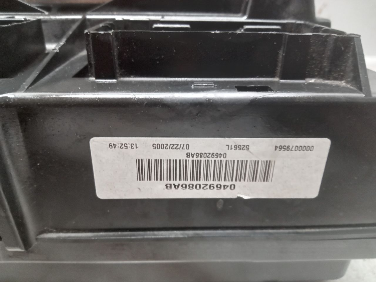 2006 JEEP COMMANDER 8cyl Gasoline 5.7 HEMI Chassis Cont Mod - 331242 — photo 3