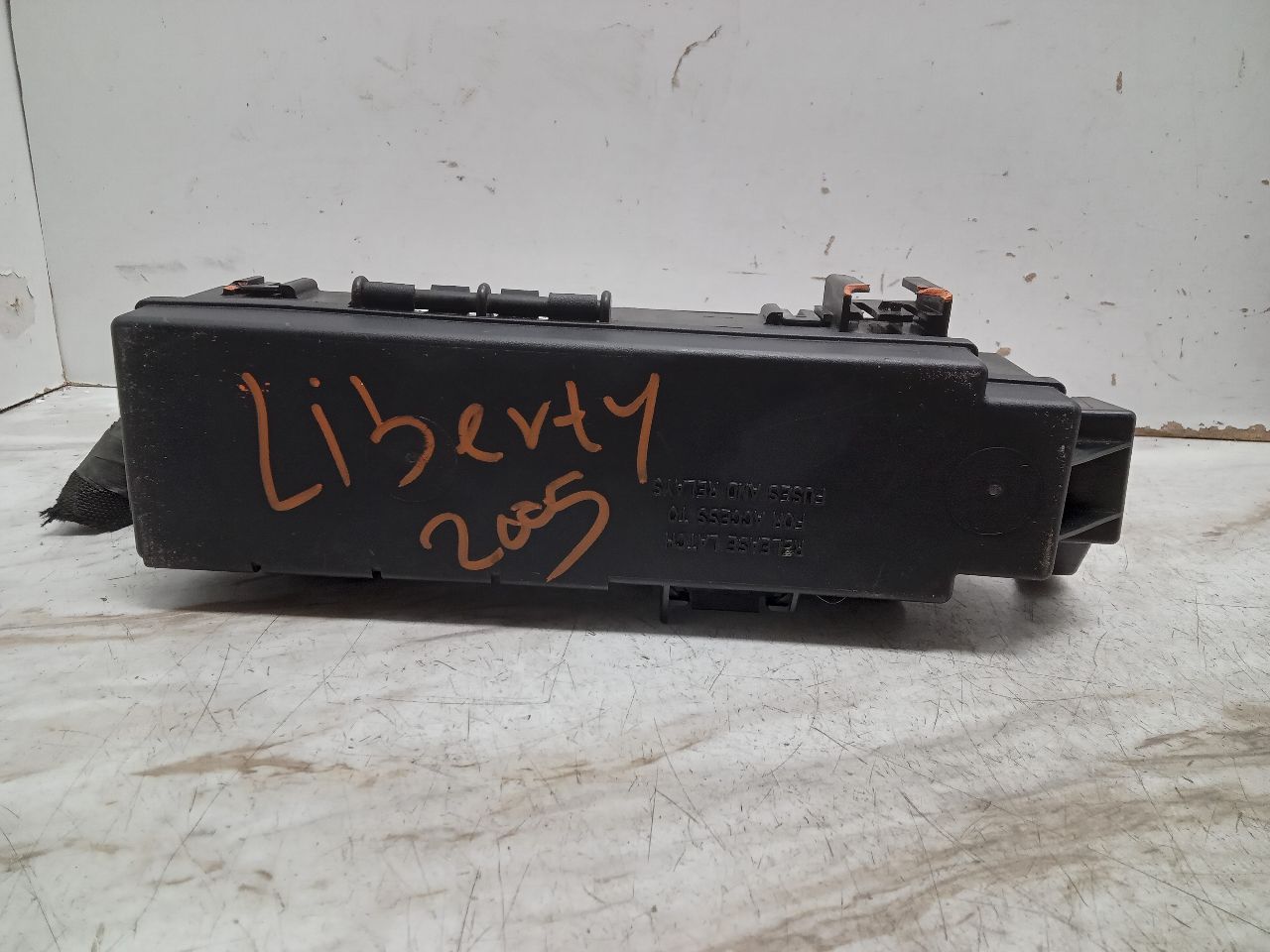 2005 JEEP LIBERTY Fuse Box, Engine - 331288