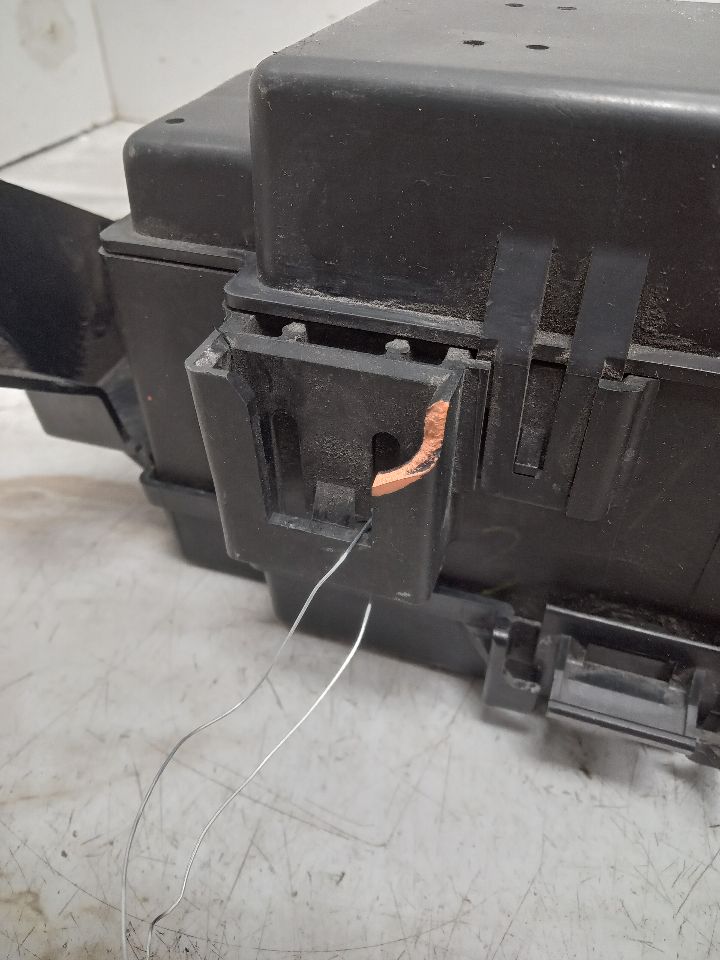 2005 JEEP LIBERTY Fuse Box, Engine - 331288 — photo 8