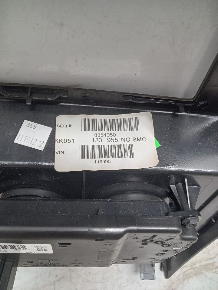2012 JEEP LIBERTY 6cyl Gasoline 3.7 TEMP CONTROL - 331790 — photo 2