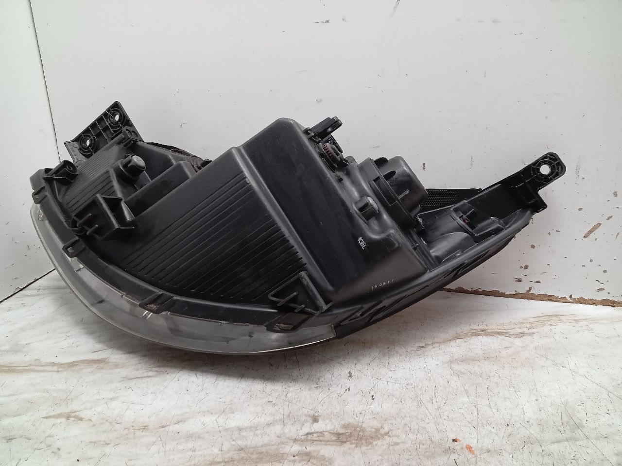 2015 KIA SOUL 4cyl Gasoline 1.6 Right HEADLAMP ASSEMBLY - 331824