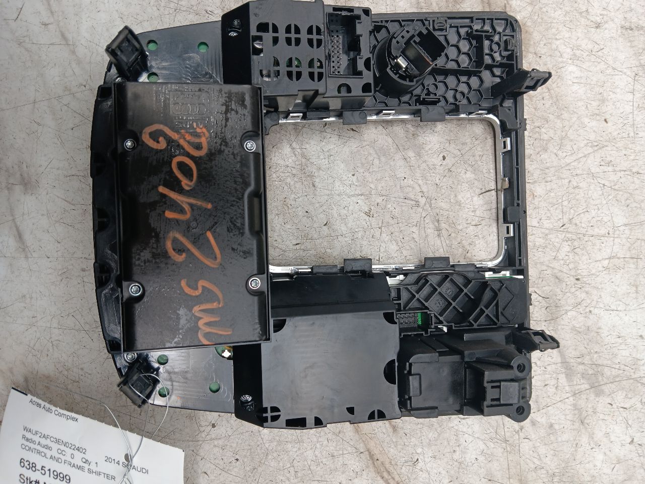 2014 AUDI S6 8cyl Gasoline Turbo 4.0 Console, Front - 332582 — photo 2