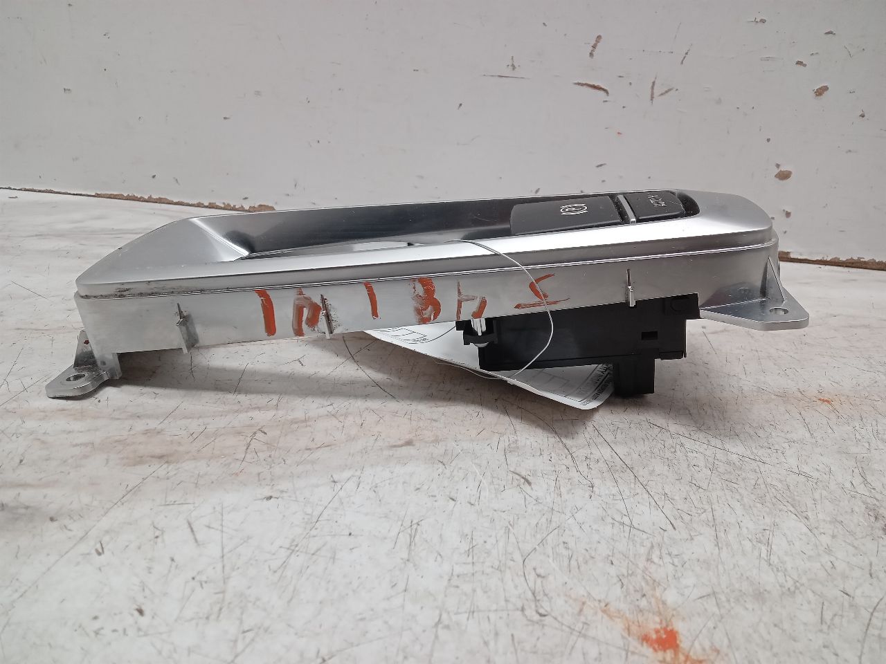 2016 BMW X5 6cyl Gasoline Turbo 3.0 Console, Front - 333564 — photo 3