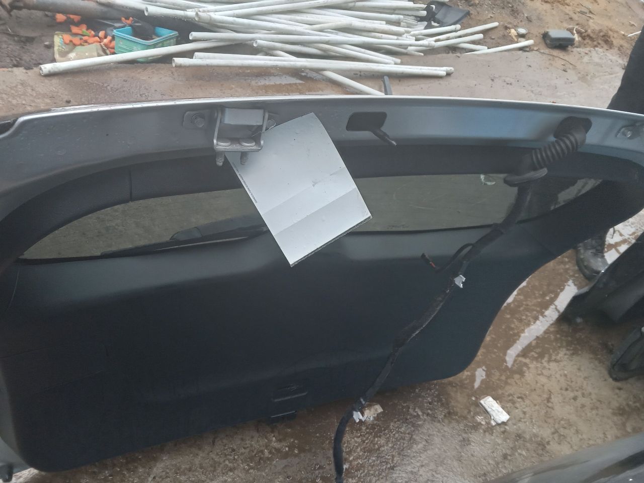 2017 KIA NIRO 1.6L 4cyl Hybrid VVT Decklid  Tailgate - 333569 — photo 4
