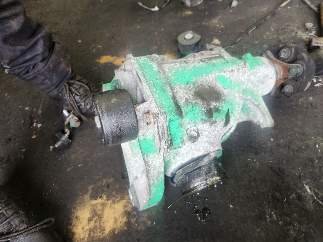 2015 BMW 740i CARRIER ASSEMBLY - 334564 — photo 5
