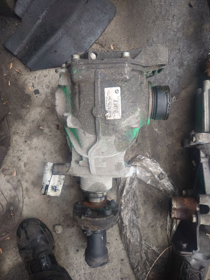 2015 BMW 740i CARRIER ASSEMBLY - 334564 — photo 6