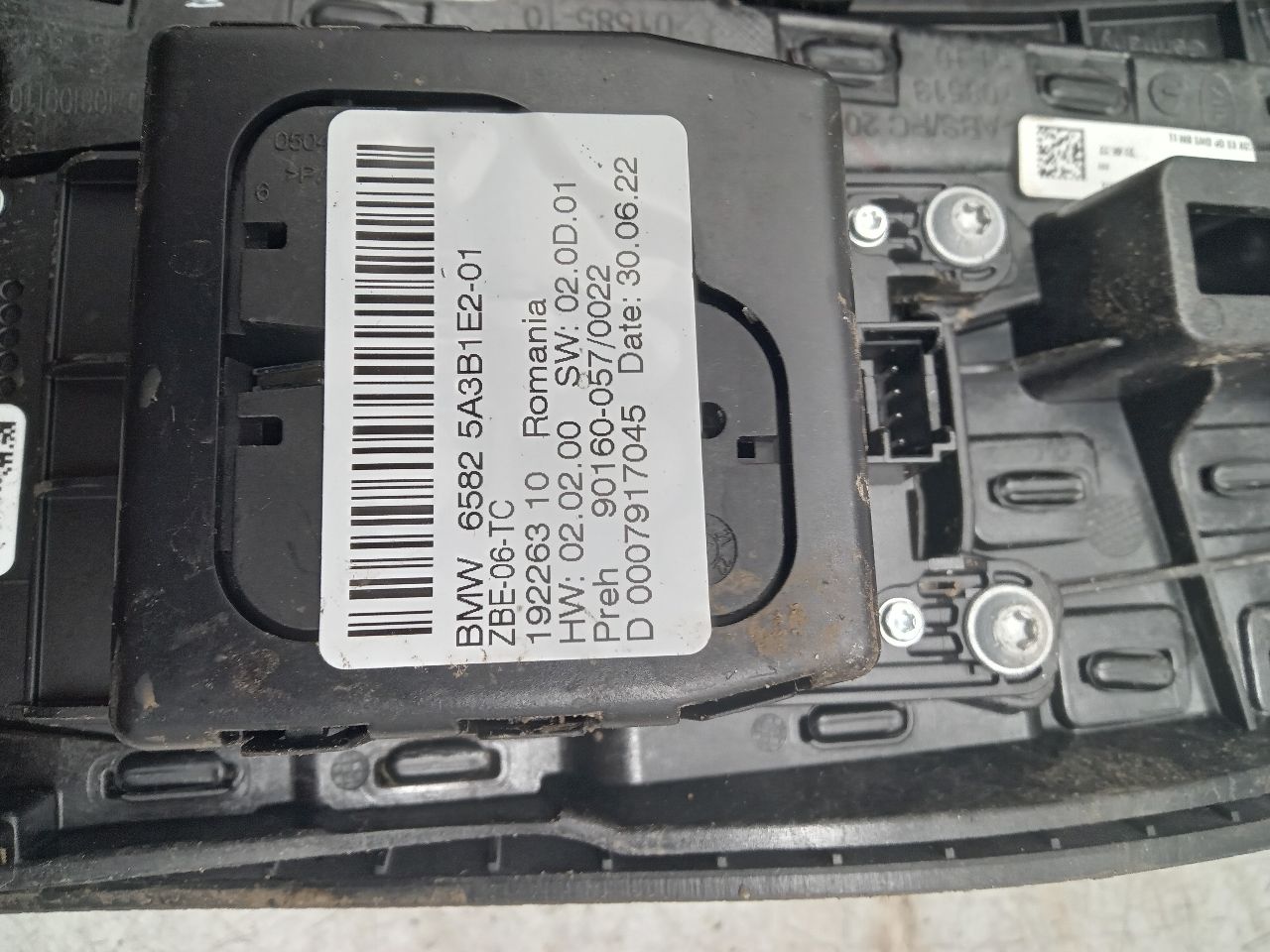 2023 BMW M550i 4.4L 8cyl Turbo Gasoline Console, Front - 334618