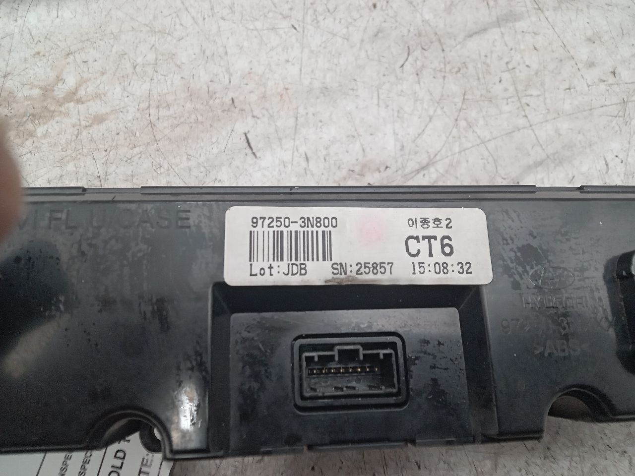 2014 HYUNDAI EQUUS 8cyl Gasoline 5.0 TEMP CONTROL - 335512 — photo 2