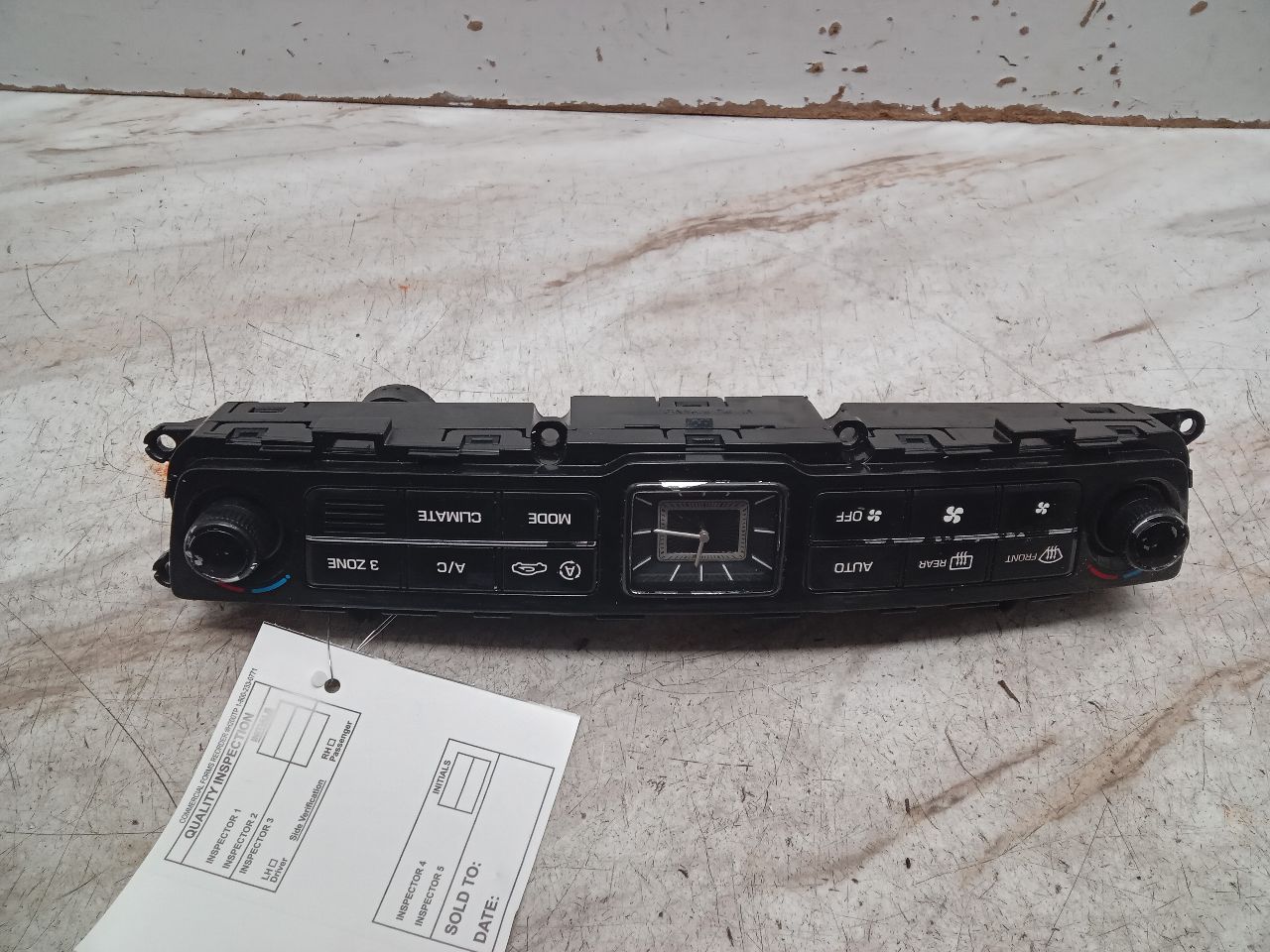 2014 HYUNDAI EQUUS 8cyl Gasoline 5.0 TEMP CONTROL - 335512 — photo 6