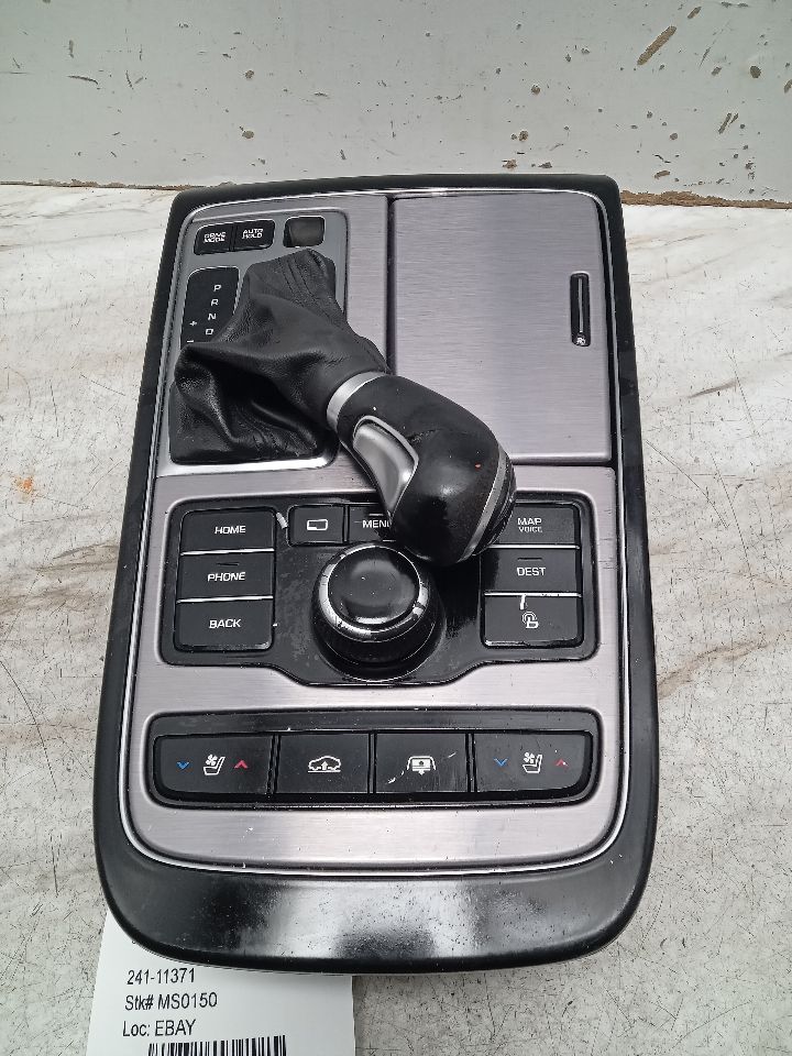 2014 HYUNDAI EQUUS 8cyl Gasoline 5.0 Console, Front - 335515 — photo 8