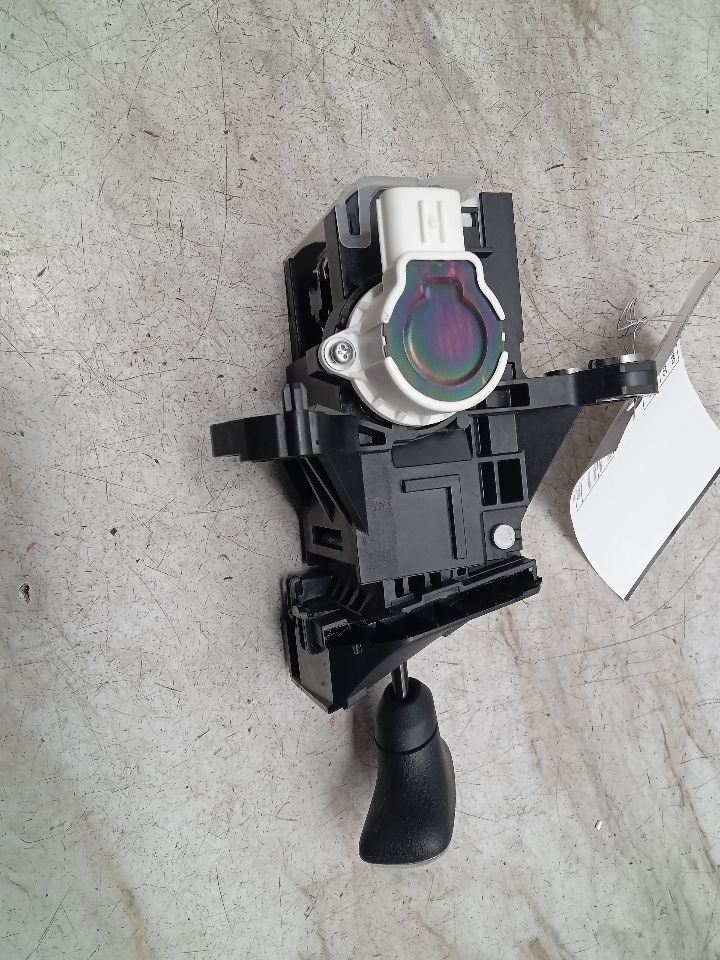 2013 LEXUS CT200H 4cyl Hybrid 1.8 Trans Shift Assy - 335519 — photo 3
