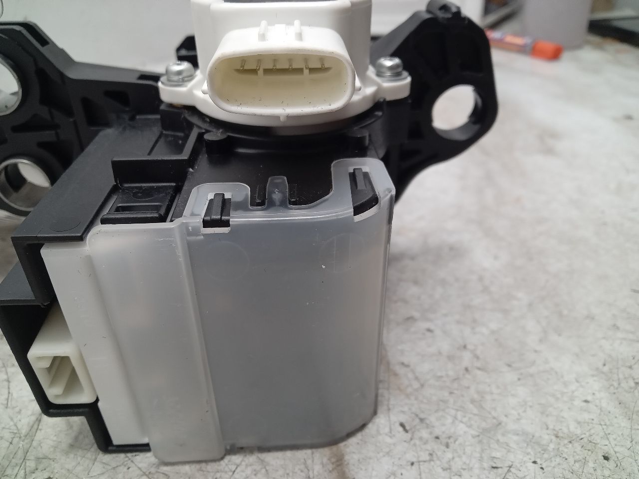 2013 LEXUS CT200H 4cyl Hybrid 1.8 Trans Shift Assy - 335519 — photo 4