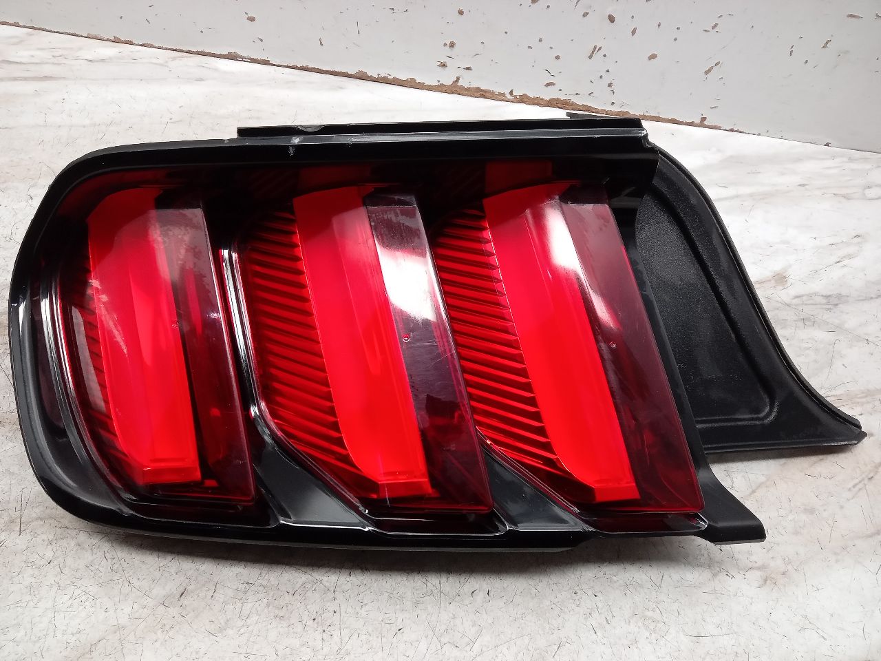 2015 FORD MUSTANG Left TAIL LAMP - 336451 — photo 5