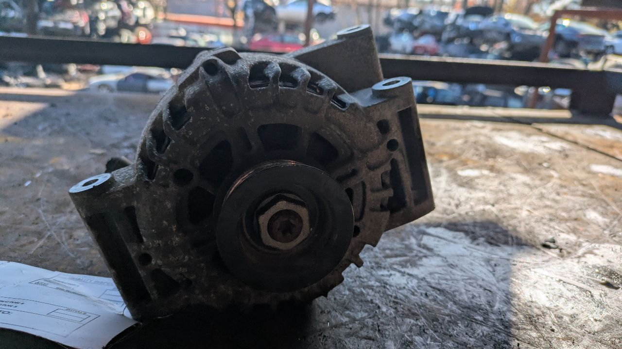 2011 JEEP LIBERTY 6cyl Gasoline 3.7 ALTERNATOR - 337584