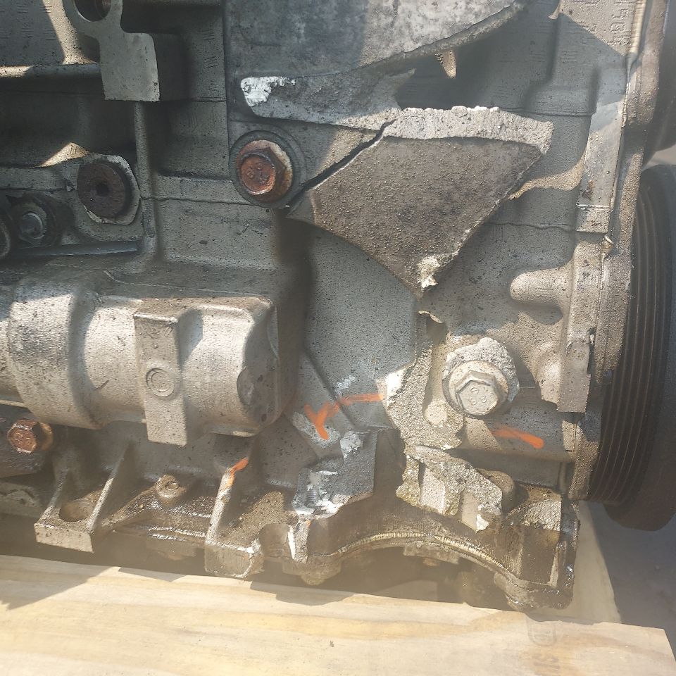 2004 CHEVROLET COLORADO 5cyl Gasoline 3.5 ENGINE ASSEMBLY - 337816 — photo 3