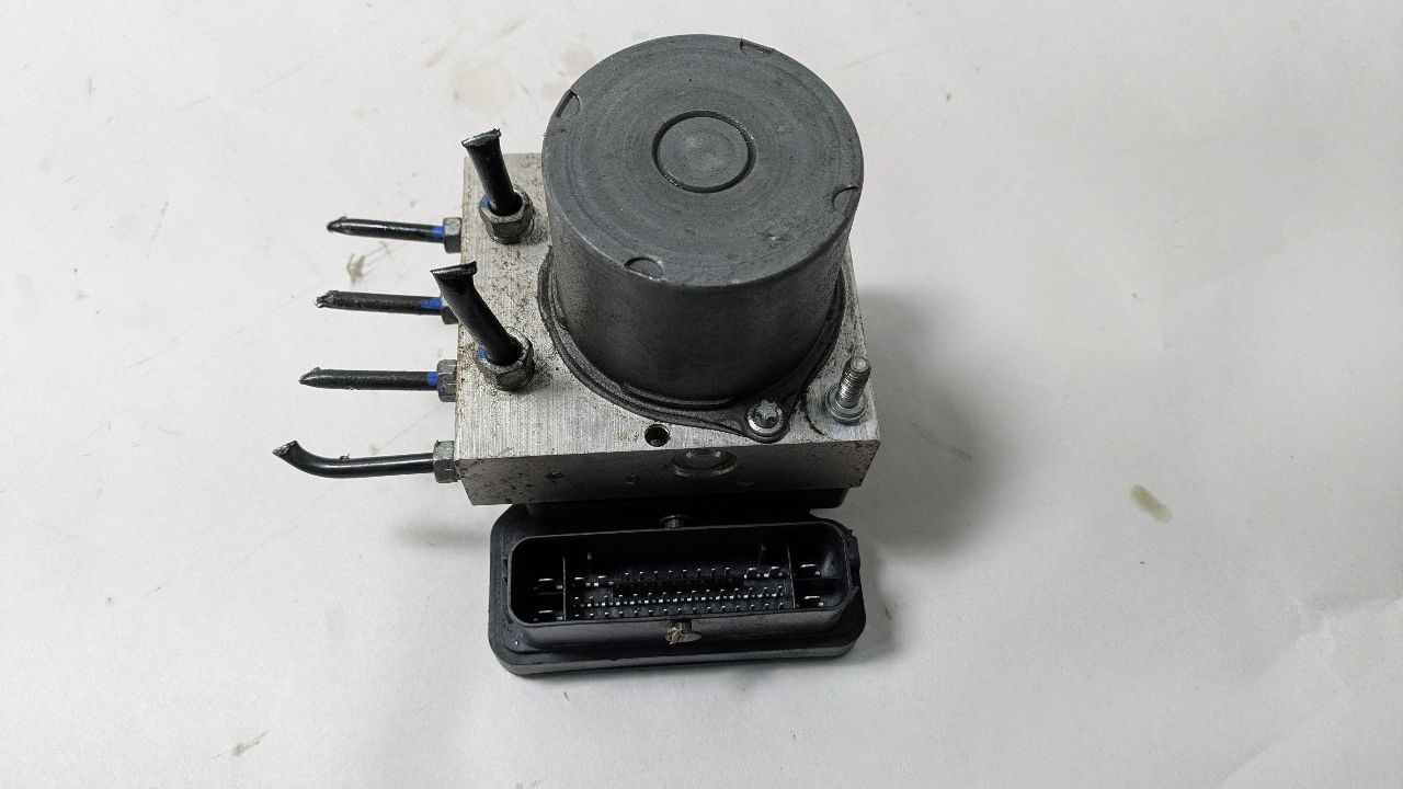 2019 TOYOTA C-HR 2.0L 4cyl Gasoline VVT Anti-lock Brake Pts - 338456