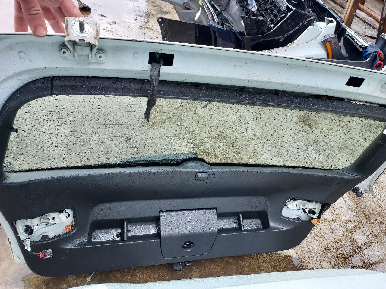 2017 VOLKSWAGEN GOLF 4cyl Gasoline Turbo 1.8 Decklid  Tailgate - 339400 — photo 2