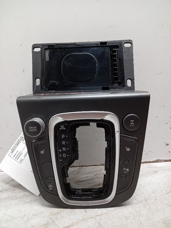 2022 HYUNDAI KONA 1.6L 4cyl Turbo Gasoline Console, Front - 339411
