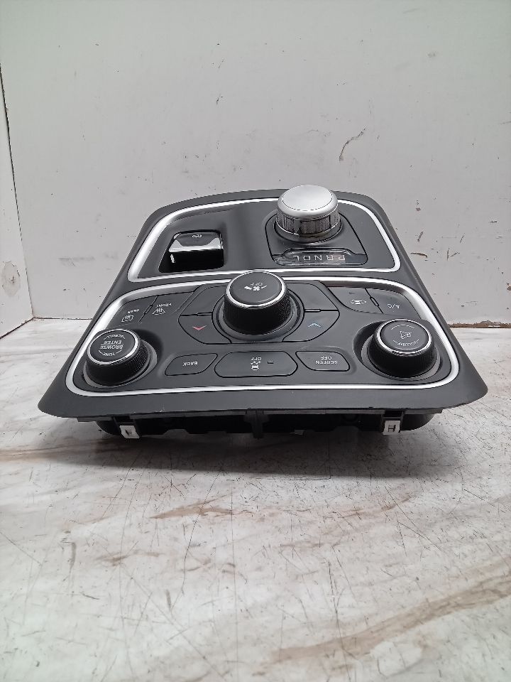 2015 CHRYSLER 200 4cyl Gasoline 2.4 PZEV TEMP CONTROL - 339745 — photo 4