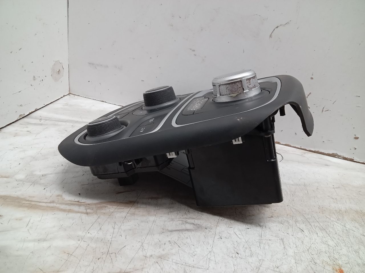2015 CHRYSLER 200 4cyl Gasoline 2.4 PZEV TEMP CONTROL - 339745 — photo 5