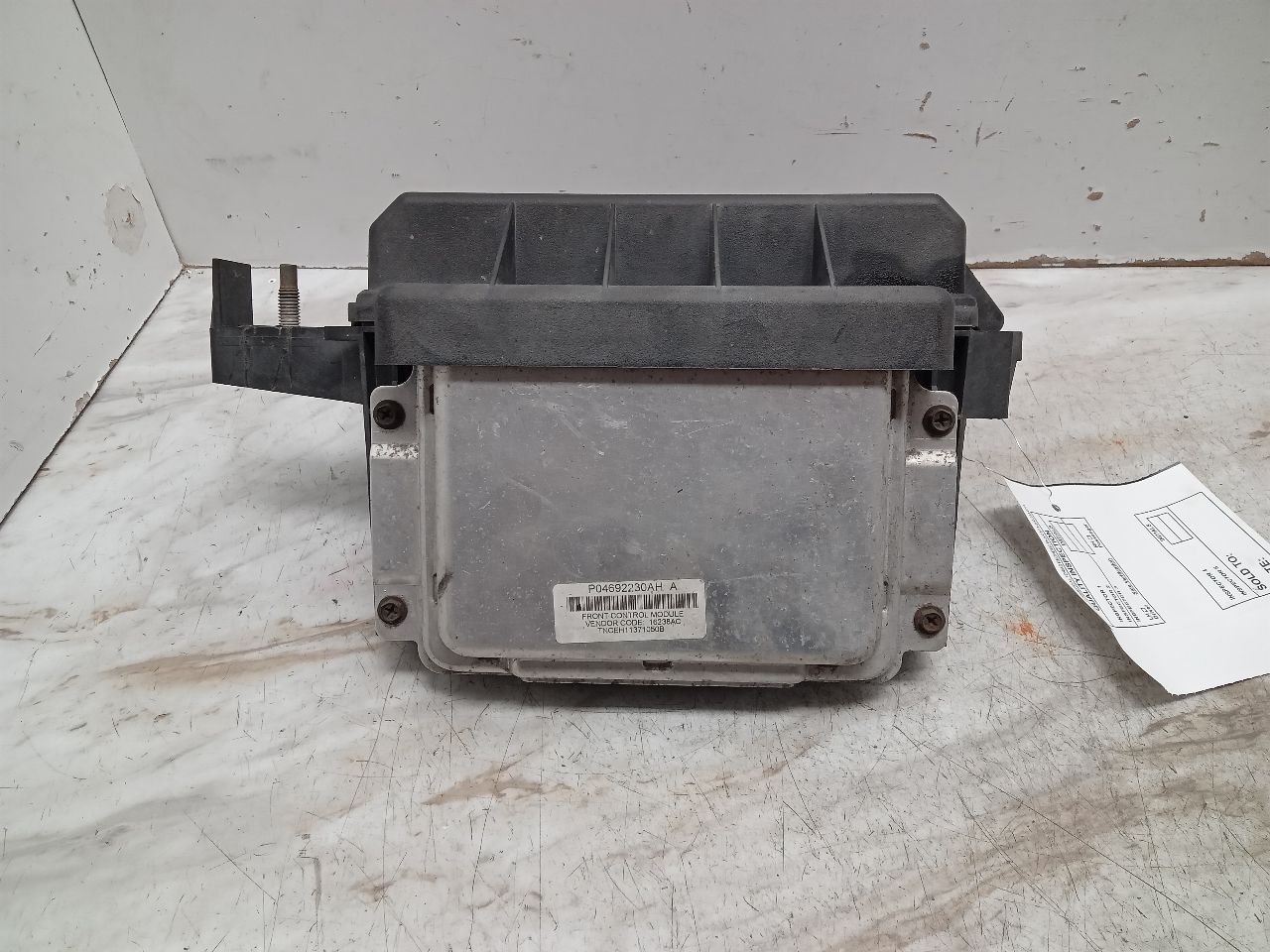 2007 DODGE OMNI 8cyl Gasoline 5.7 HEMI Fuse Box, Engine - 339818