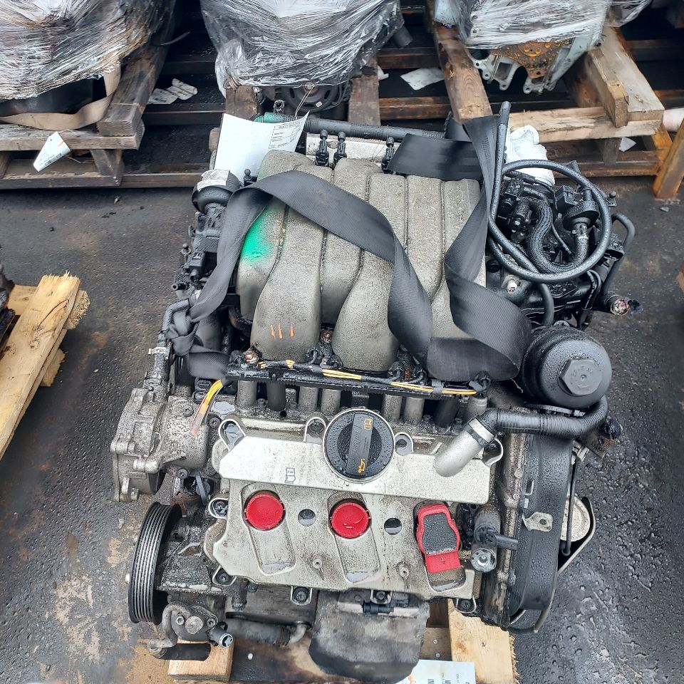 2010 AUDI Q5 6cyl Gasoline 3.2 ENGINE ASSEMBLY - 339932 — photo 2