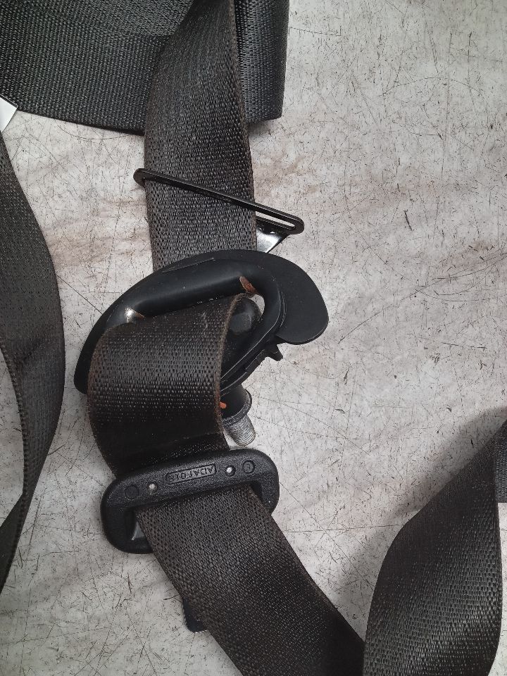 2016 CHEVROLET MALIBU 4cyl Gasoline Turbo 1.5 Seat Belt, Front - 340882 — photo 2